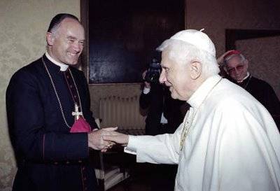 Bishop Bernard Fellay masonic handshake Anti-Pope Benedict XVI