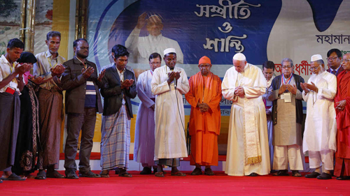 Antipope Francis at an interreligious meeting in Bangladesh, December 2017.