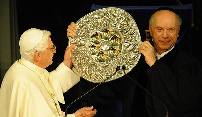Anti Pope Benedict XVI East Park Synagogue Rabbi Schneider Sedar Plate